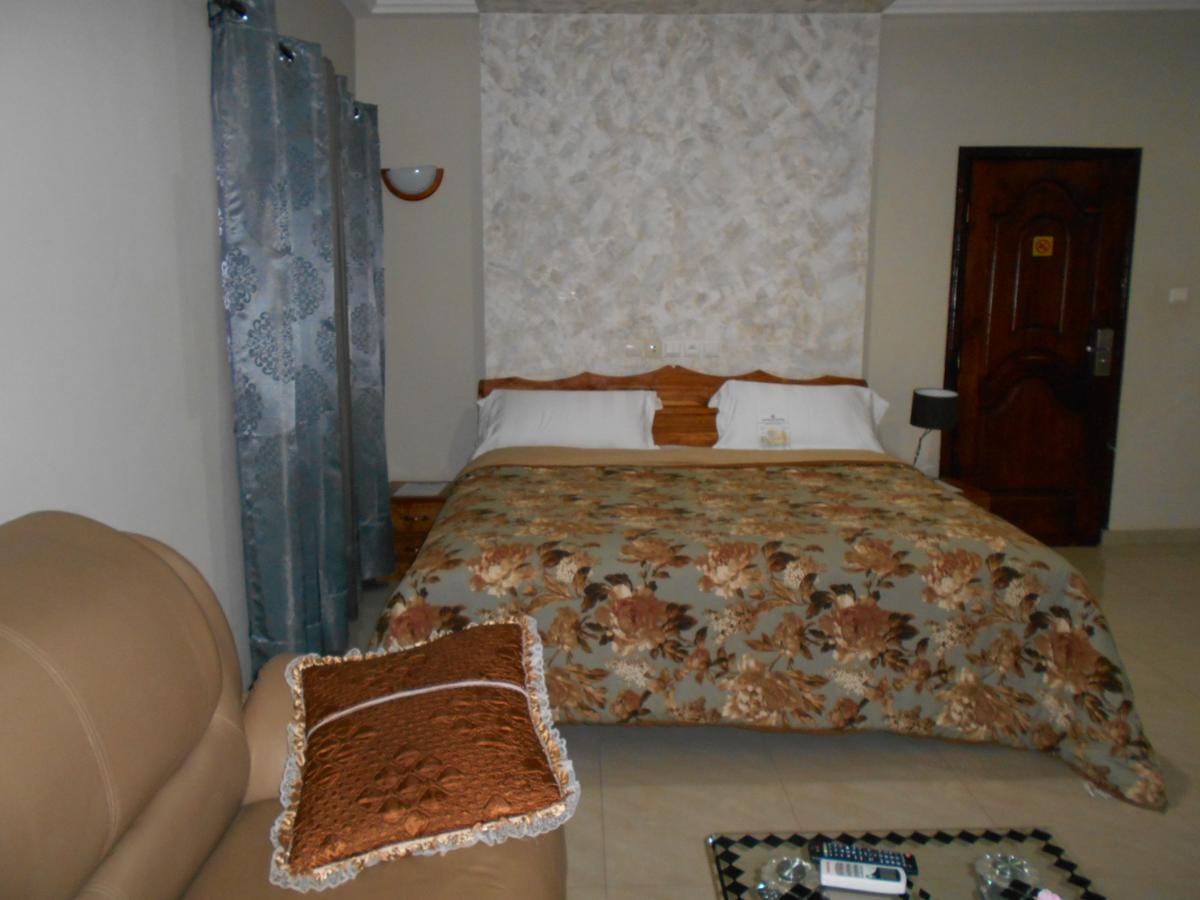 Agla Hotel Lomé Exterior photo