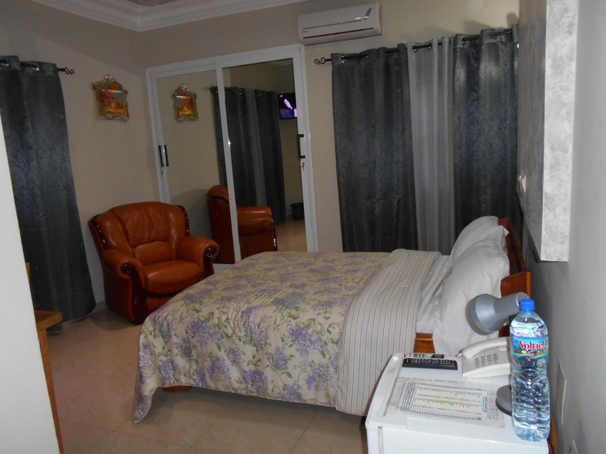 Agla Hotel Lomé Exterior photo