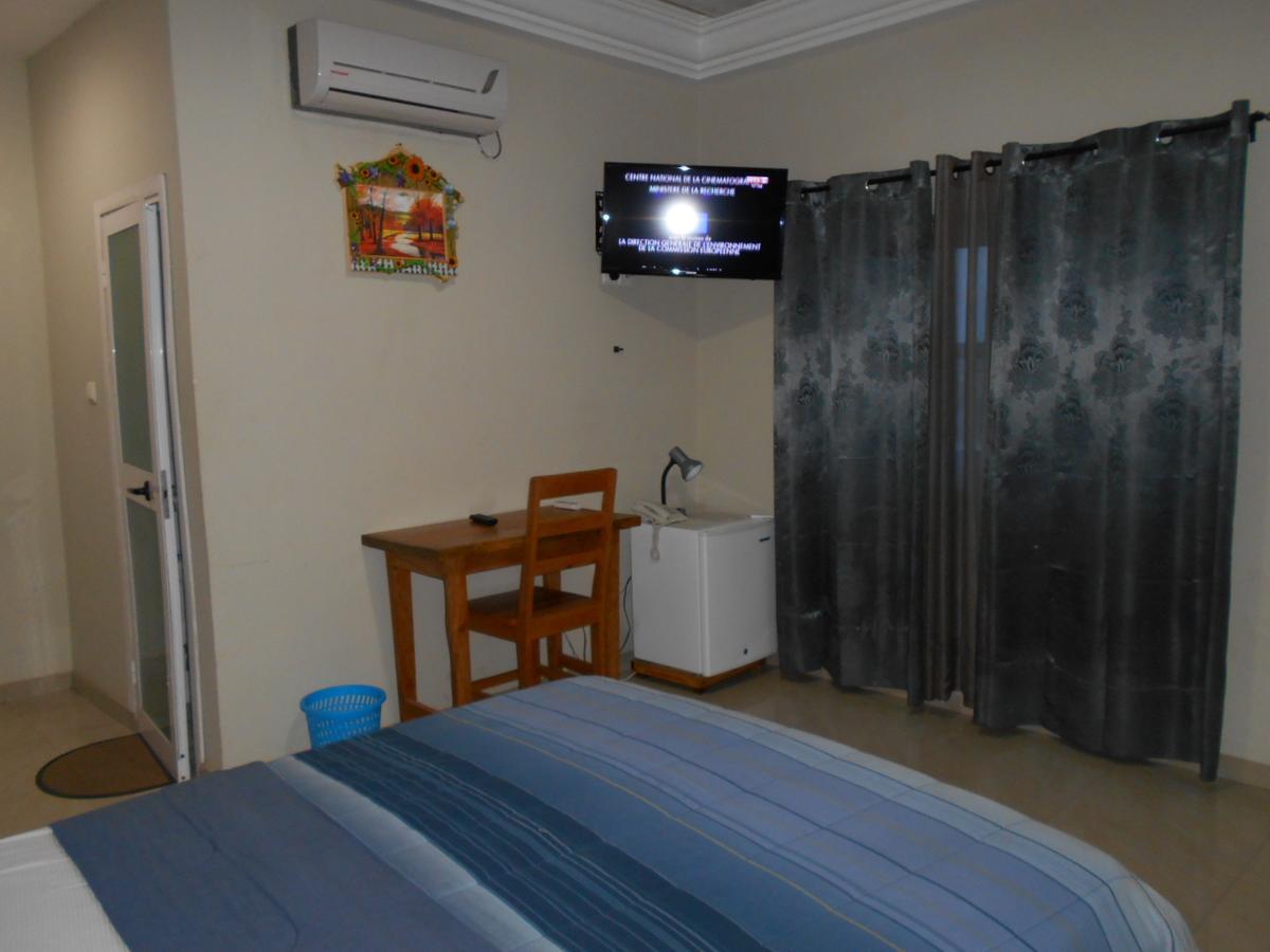 Agla Hotel Lomé Exterior photo